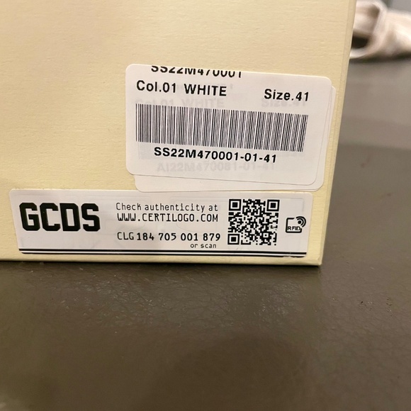 NEW GCDS WHITE MEN\'S CLOGS SIZE 41/7-8 main image 4